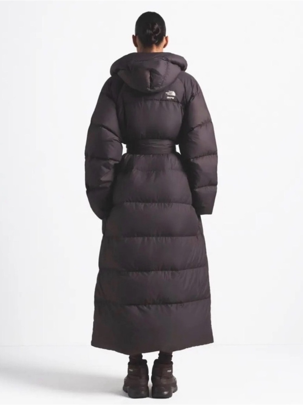 THE NORTH FACE X SKIMS NUPTSE WRAP PARKA | PHOENIX - Picture 5 of 8